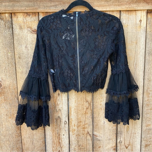 NWT LF SEEK THE LABEL All Over Lace Top Size Small - Picture 4 of 14